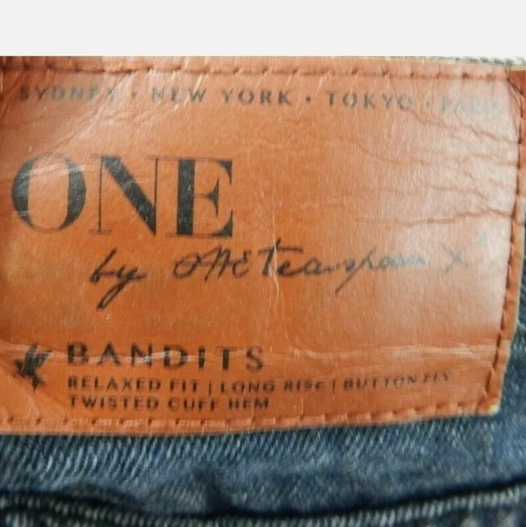 One Teaspoon x Free People Bandits Distressed Shorts - Picture 3 of 6